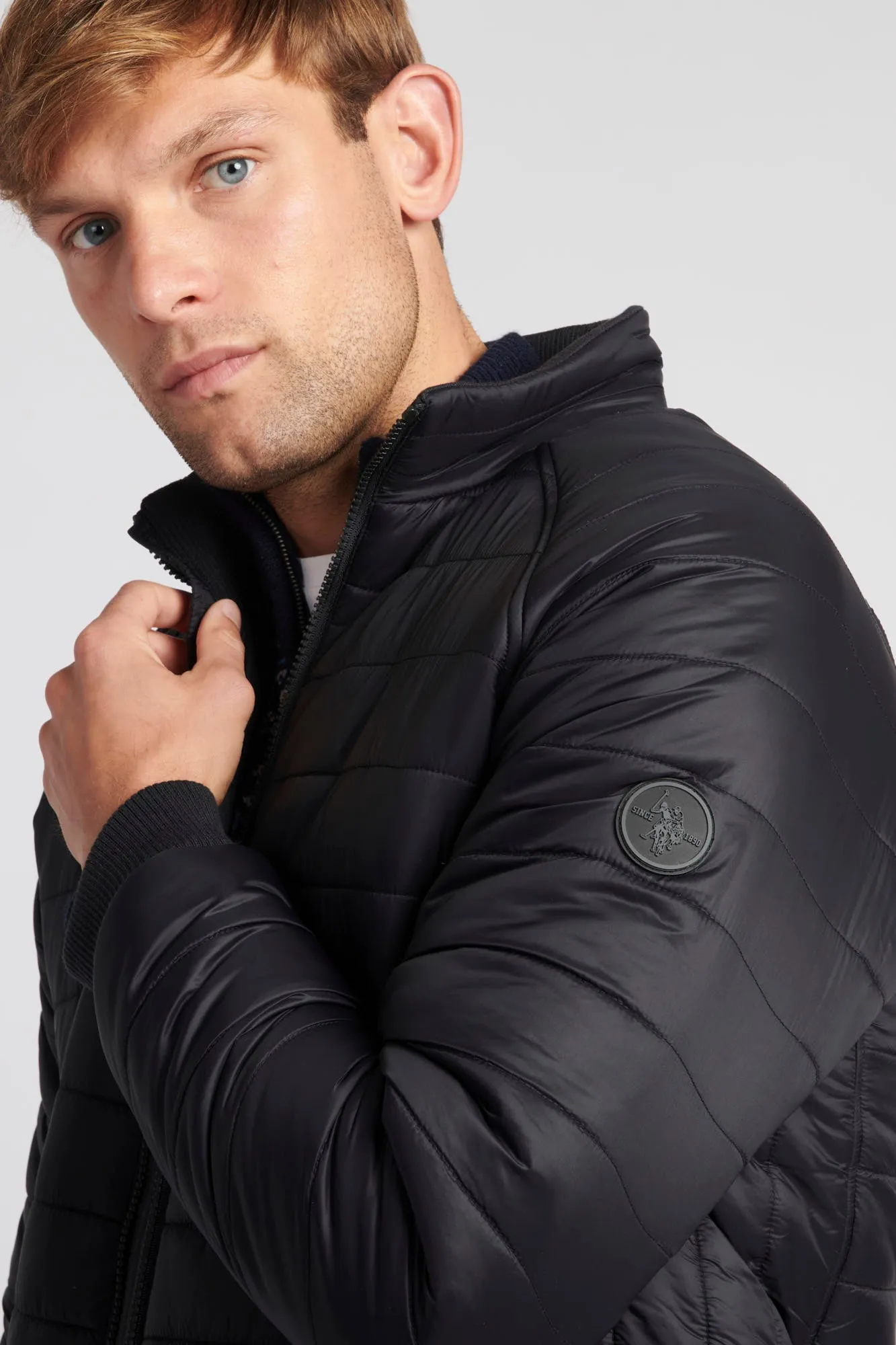 Mens Raglan Lightweight Puffer Jacket in Black/Charcoal DHM