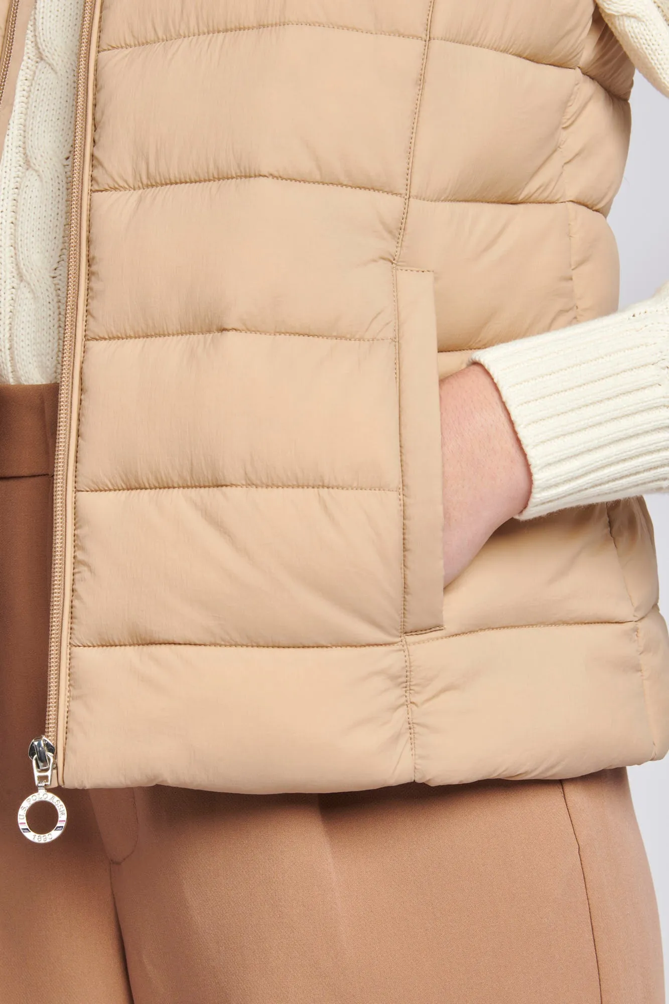 Womens Lightweight Puffer Gilet in Sesame