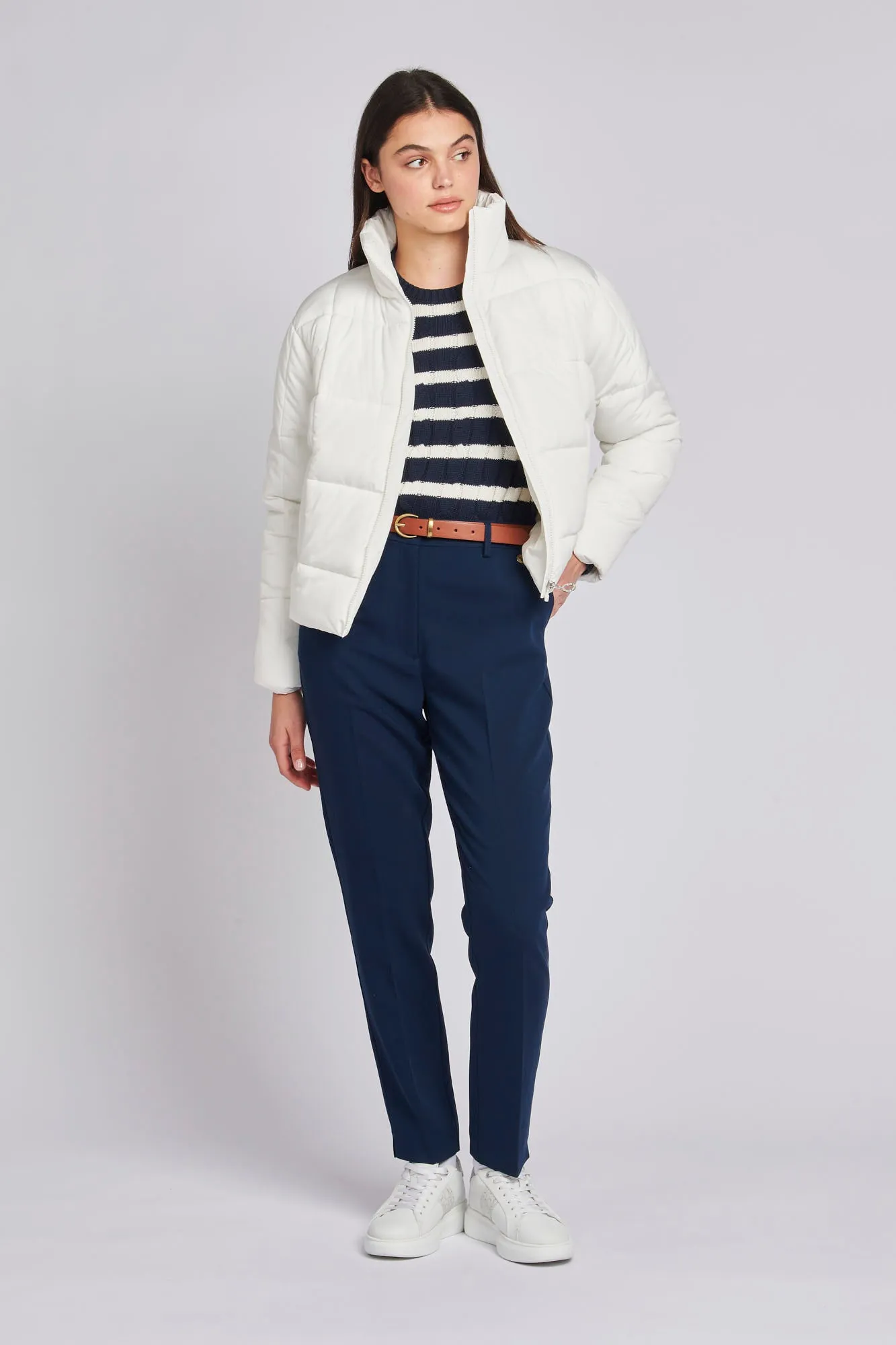 Womens Square Quilt Cropped Puffer Coat in Egret