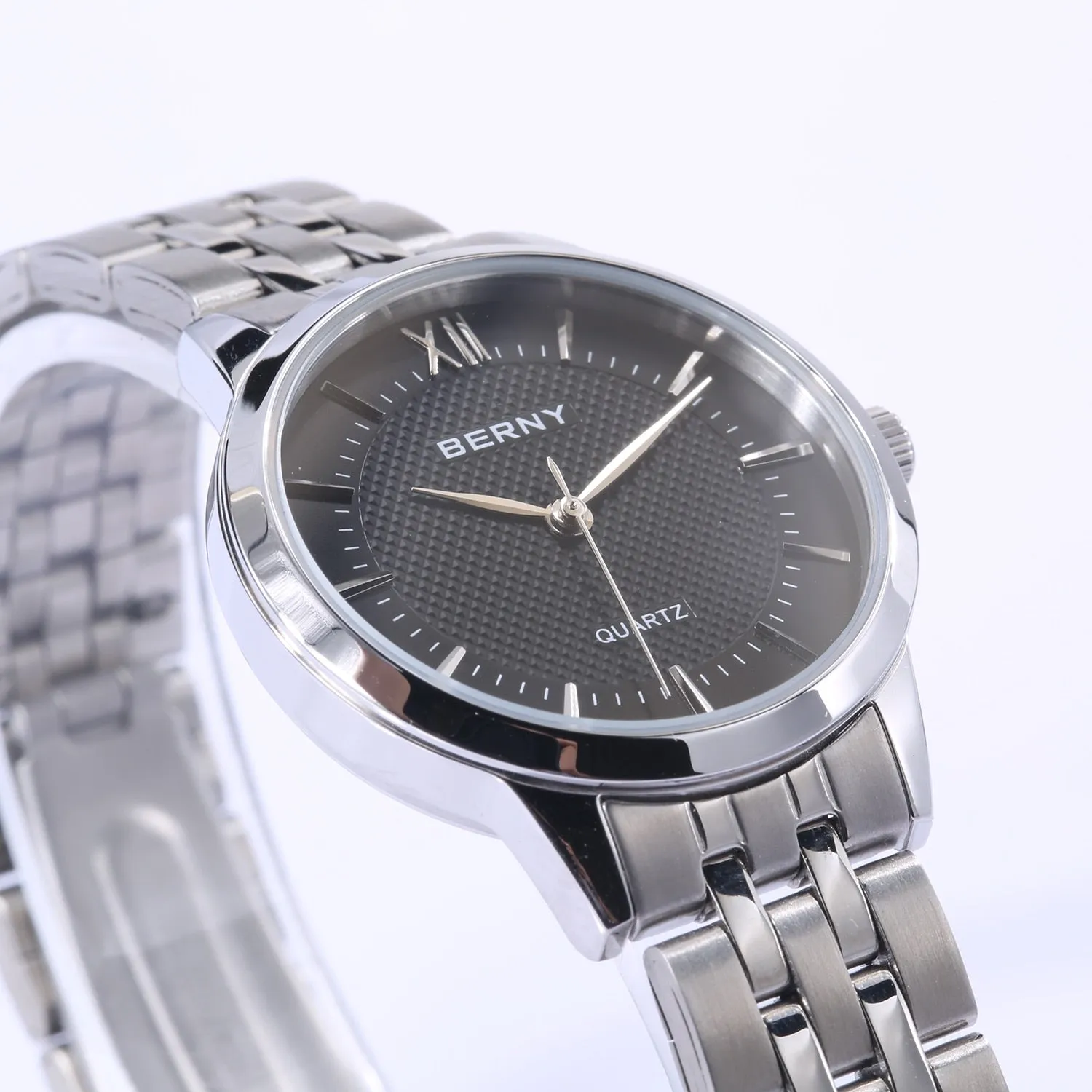 Women's Stainless Steel Simple Fashion Waterproof Quartz Wristwatch